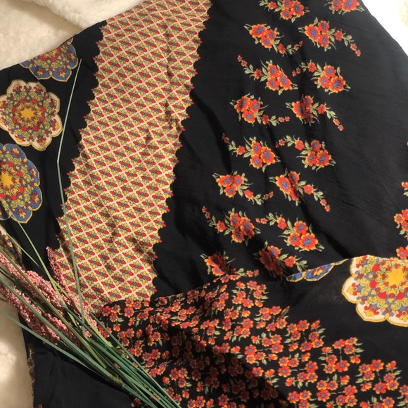 Amorose Women’s Patterned Skirt - Picture 1 of 7